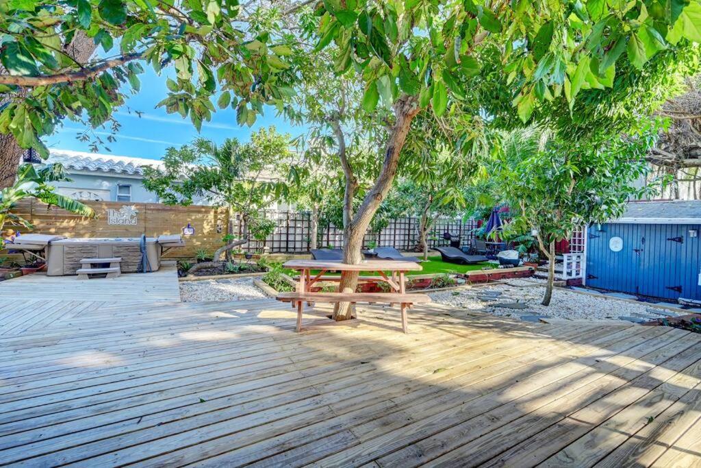 Garden Beach Studio @The Island Дирфилд Бич Экстерьер фото